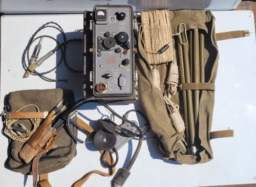 R-64 Radiostacja UKF R-105M – radziecka wojskowa radiostacja polowa.jpeg