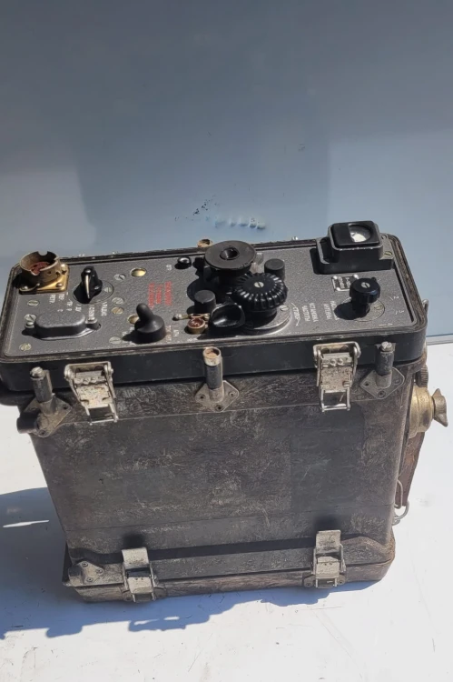 R-64 Radiostacja UKF R-105M – radziecka wojskowa radiostacja polowa3.jpeg
