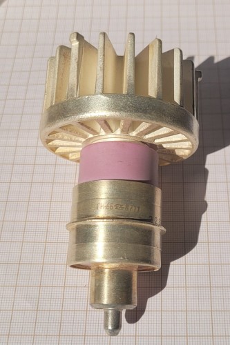 L-197 Lampa GI-6B (ГИ-6Б) – rosyjska trioda ceramiczno-metalowa.jpeg