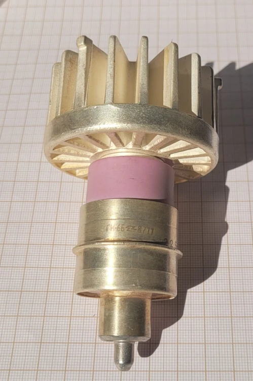 L-197 Lampa GI-6B (ГИ-6Б) – rosyjska trioda ceramiczno-metalowa.jpeg