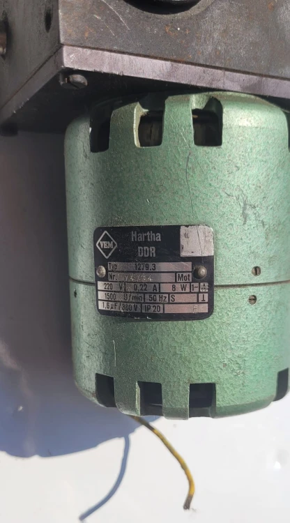 EL-139 Silnik VEM 1279.3 z przekładnią – 8 W, DDR, sprawny2.jpeg
