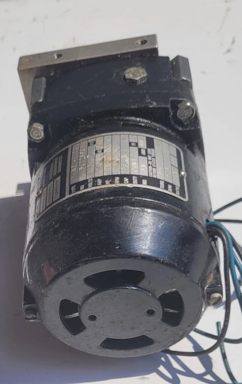 EL-141 Silnik z przekładnią Bodine Electric NCI-13D4 – 115V 4.jpeg