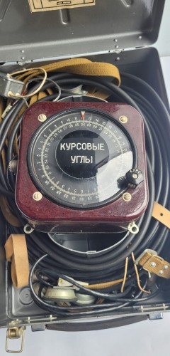 TL-83 Zestaw kontrolny KSR-5 – wojskowy tester radiostacji R-862, ZSRR.jpeg