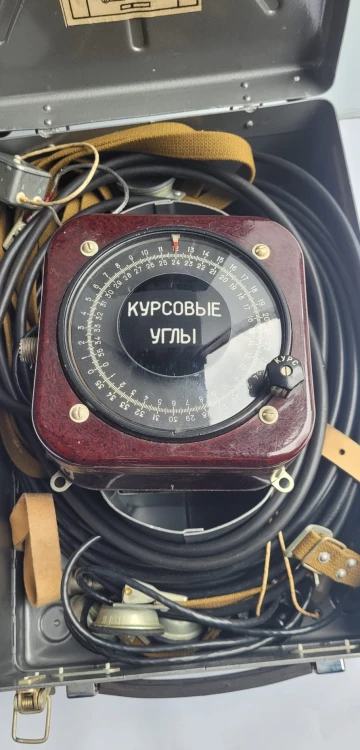 TL-83 Zestaw kontrolny KSR-5 – wojskowy tester radiostacji R-862, ZSRR.jpeg