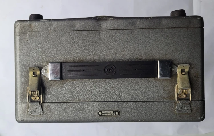 TL-83 Zestaw kontrolny KSR-5 – wojskowy tester radiostacji R-862, ZSRR6.jpeg
