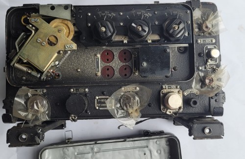 R-66 Radiostacja lotnicza R-800 – radziecka, VHF, ZSRR2.jpeg
