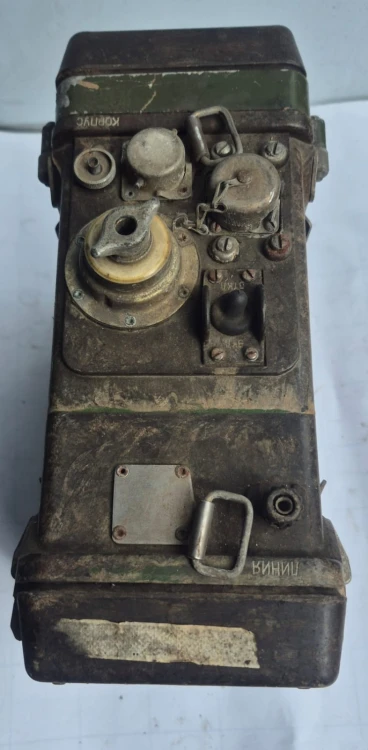 R-86 radiostacja r-105e.jpeg