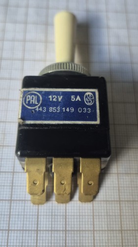 EL-149 Przełącznik dźwigniowy PAL „Bączek” – 12V 5A.jpeg