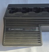 R-87 Stacja ładująca Motorola GP680 – ładowarka do radiotelefonu2.jpeg