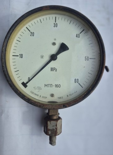 INN-255 Manometr MTP-160 ZSRR 1983 – radziecki manometr przemysłowy.jpeg