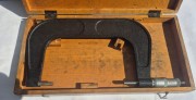 INN-264 Mikrometr zewnętrzny analogowy 150–175 mm – przyrząd pomiarowy.jpeg