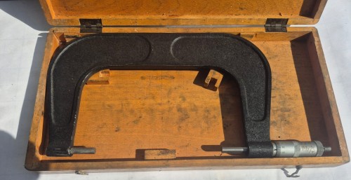 INN-264 Mikrometr zewnętrzny analogowy 150–175 mm – przyrząd pomiarowy.jpeg