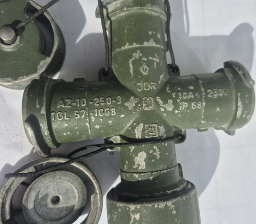 EL-157 Wojskowy rozdzielacz prądu AZ 10-250-3 – NRD NVA2.jpeg