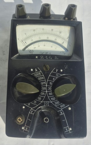 N-52 Miernik uniwersalny ERA UM-3 – analogowy multimetr PRL.jpeg