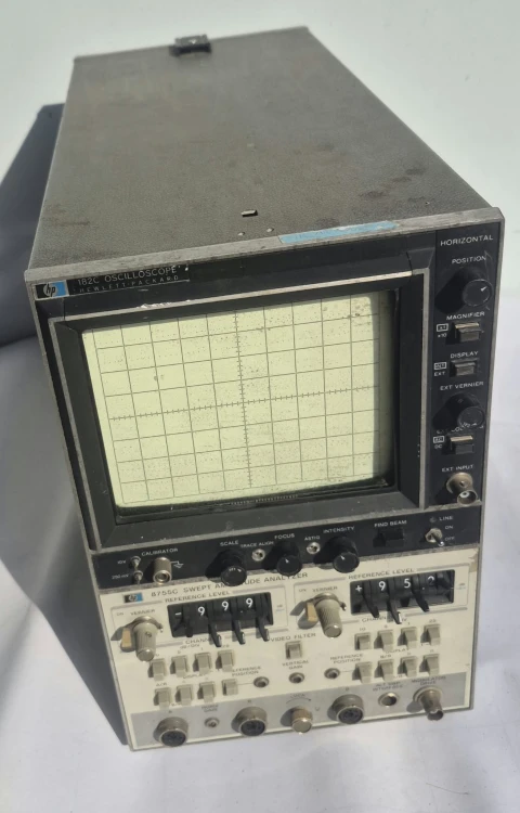 N-57 Hewlett-Packard 182C z analizatorem amplitudy HP 8755C.jpeg