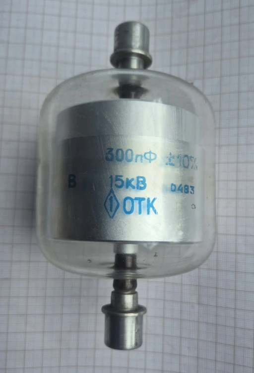 EL-164 Radziecki kondensator próżniowy 300 pF 15 kV – wysokonapięciowy.jpeg