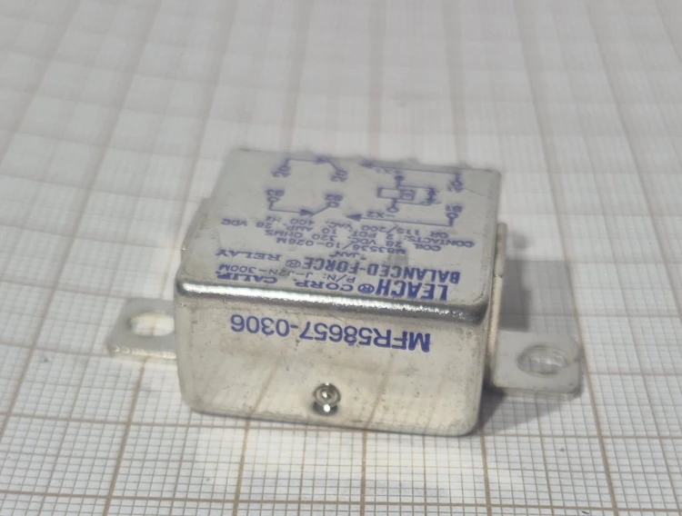 EL-171 Wojskowy przekaźnik elektromagnetyczny J-02N-300M – 28 V DC4.jpeg
