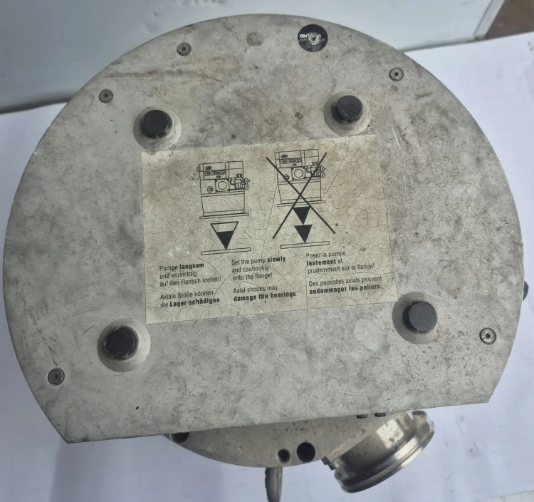 INN-287 Przemysłowa pompa turbomolekularna Oerlikon Leybold TURBOVAC T 1600d.jpeg