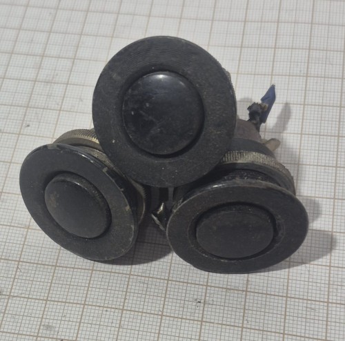 CZ-98 Monostabilne przyciski panelowe – komplet 3 sztuk.jpeg