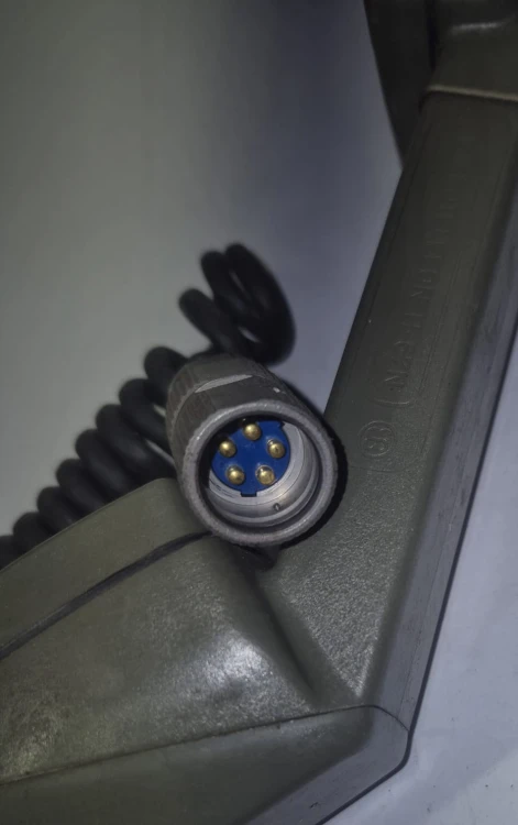 R-98 Mikrotelefon NATO typu H-67N4.jpeg