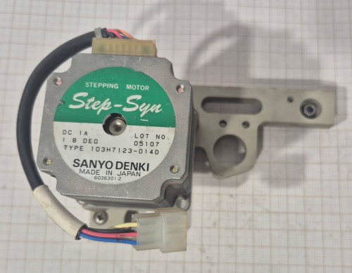 EL-189 Silnik krokowy Sanyo Denki Step-Syn 103H7123-0140 – produkcja japońska.jpeg