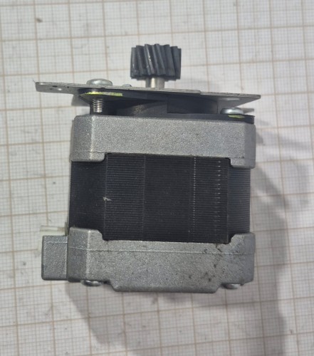 EL-195 Hybrydowy silnik krokowy Shinano Kenshi STP-42D2089 – NEMA 17.jpeg