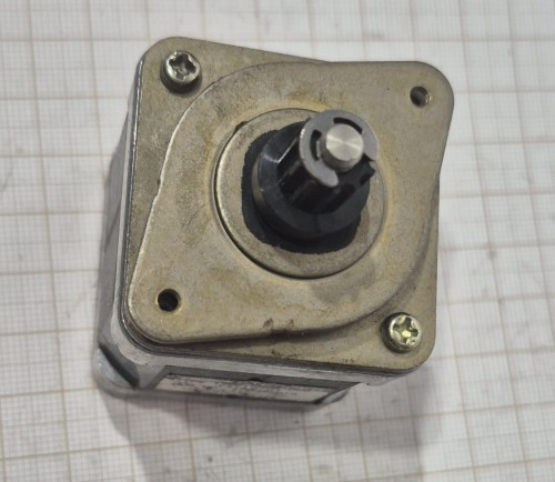 EL-200 Hybrydowy silnik krokowy Astrosyn Minebea 17PM-K405-02V – 24 V, 1,5 Ab.jpeg