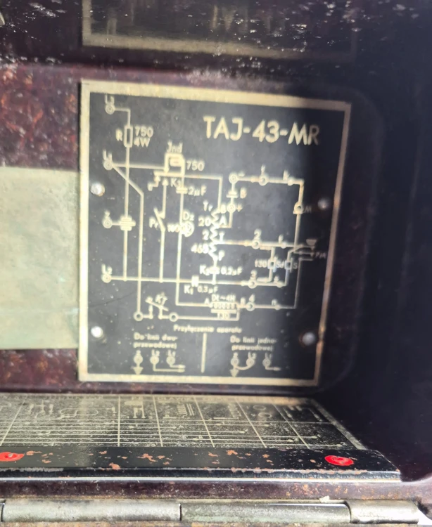 R-102 Telefon polowy TAJ-43MR – wojskowy aparat telefoniczny2.jpeg