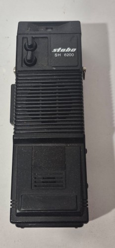 R-110 Radiotelefon CB Stabo SH-6200 – przenośna radiostacja z 1979 roku.jpeg