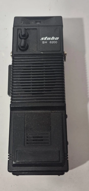 R-110 Radiotelefon CB Stabo SH-6200 – przenośna radiostacja z 1979 roku.jpeg