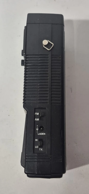 R-110 Radiotelefon CB Stabo SH-6200 – przenośna radiostacja z 1979 roku2.jpeg