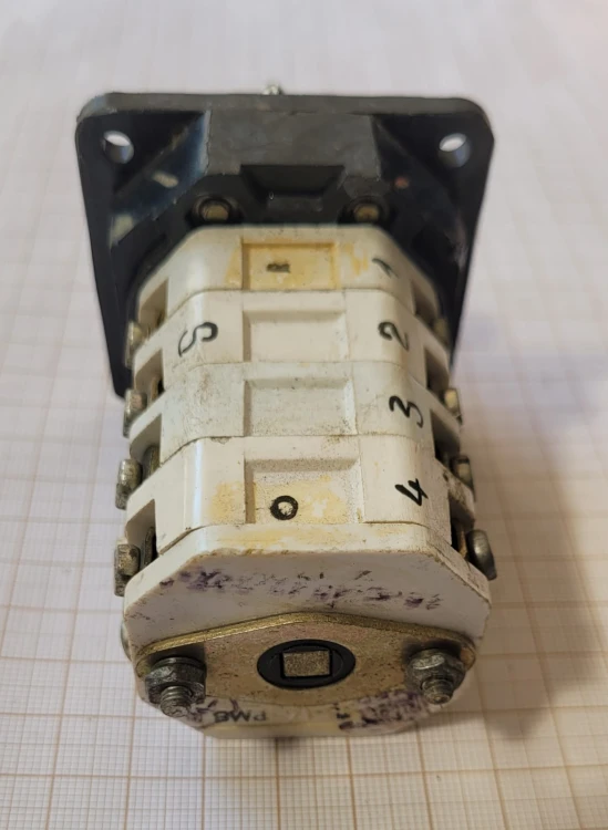 EL-19a przełącznik.jpeg