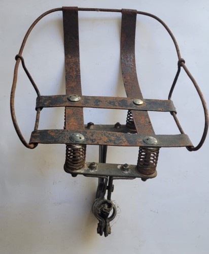 INN-35 siodełko prl.jpeg