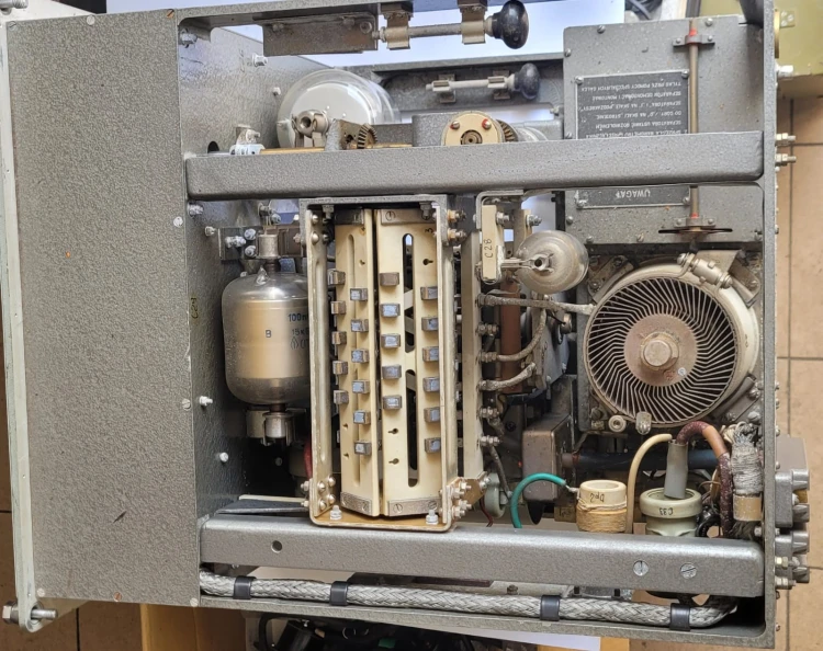 CR-10 wzmacniacz mocy4.jpeg