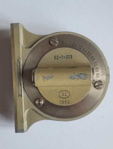 INN-43 kątomierz artyleryjski2.jpeg