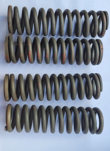 CZ-2 sprężyny do układu zawieszenia SKOT.jpeg