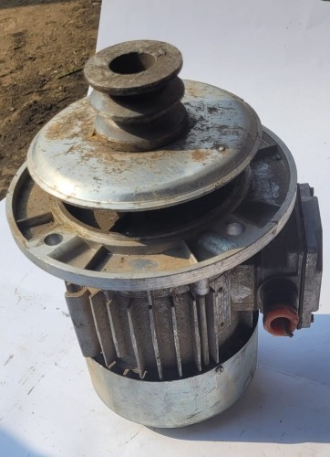 CZ-3 Silnik elektryczny BESEL 80-4AS - 0,55 kW 1.jpeg