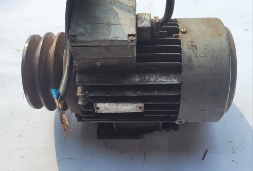 CZ-4Silnik elektryczny  MEZ Mohelnice 4AP 90L-2 - 2,2 kW.jpeg