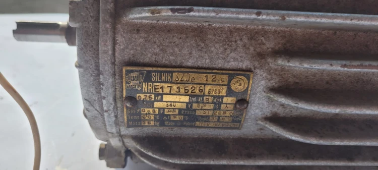 CZ-5Silnik elektryczny Tamel SZJe 0,75 kW - trójfazowy1.jpeg