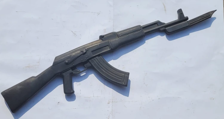INN-52 gumowa atrapa AK-47.jpeg
