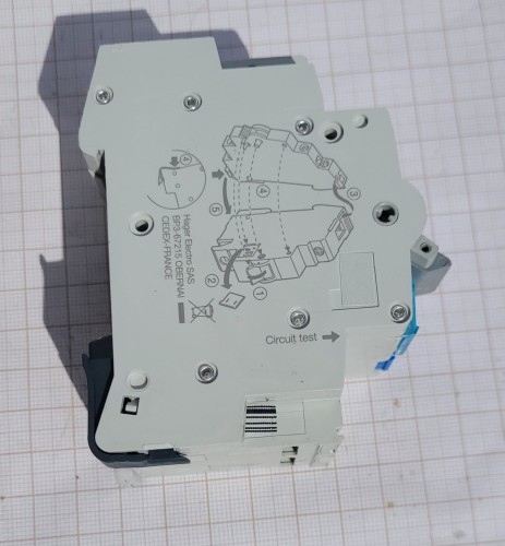 EL-34 RCBO Hager ADC916D – B16 30mA 6kA (różnicówka + nadprądowy)2.jpeg