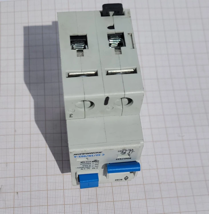 EL-35 RCBO Schrack C32 30mA typ A – BO617632, 10kA3.jpeg