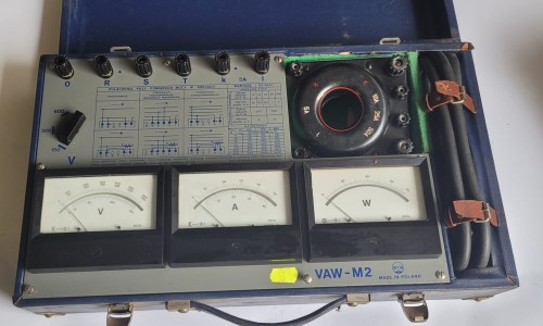 INN-69 walizka pomiarowa monterska.jpeg