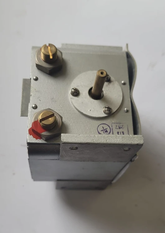 CR-16 Kondensator zmienny powietrzny3.jpeg