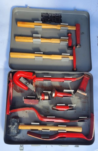 INN-70 Zestaw narzędzi blacharskich.jpeg