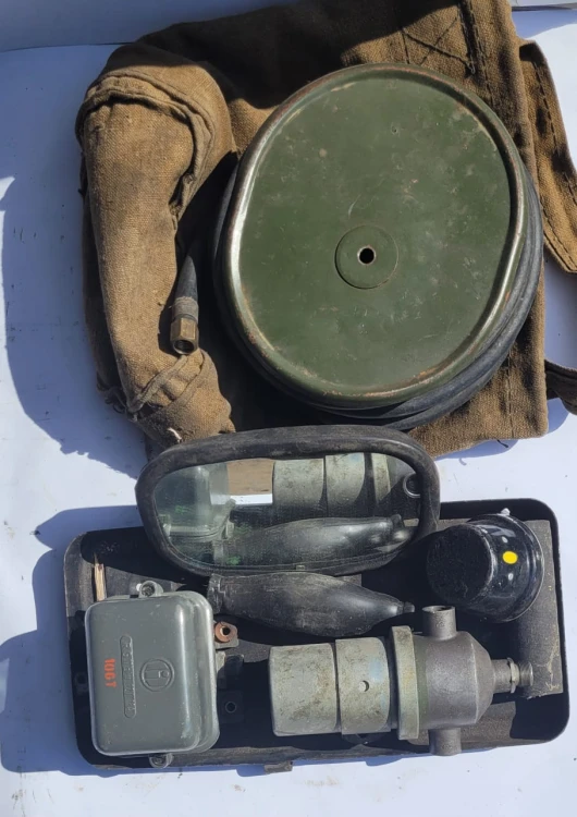 CZ-6 Zestaw części i wyposażenia do samochodu Zil Ural Gaz.jpeg