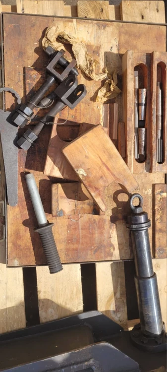 INN-73 Mobilna wytaczarka – przemysłowe narzędzie do obróbki otworów2.jpeg