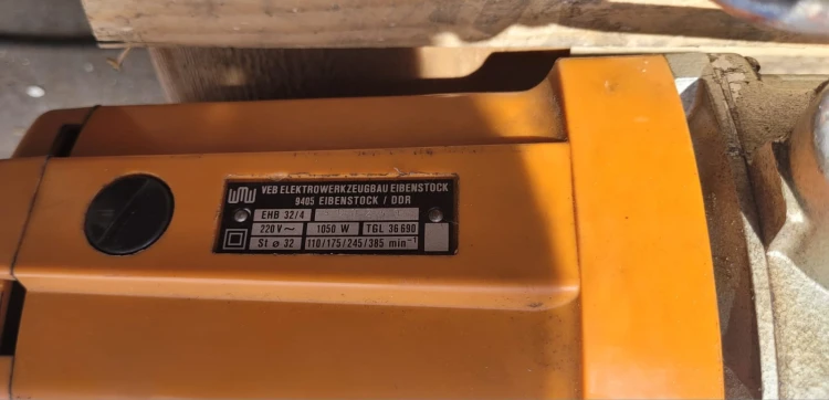 INN-73 Mobilna wytaczarka – przemysłowe narzędzie do obróbki otworów3.jpeg