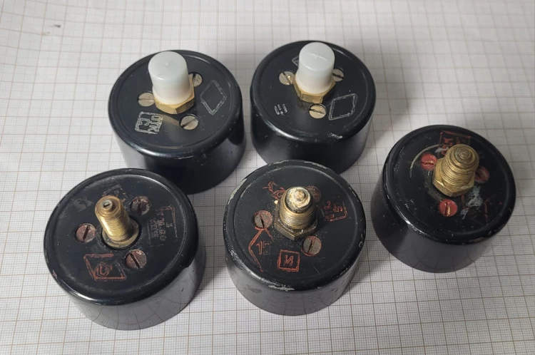 TL-17 Pakiet manometrów lotniczych MiG – 5 szt 2. (niesprawne).jpeg