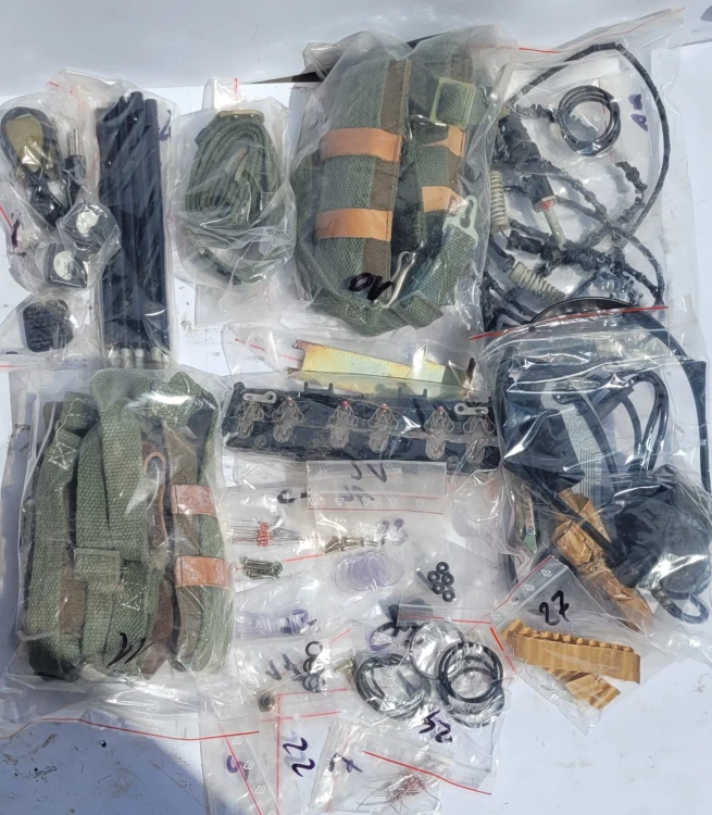 R-16 Pakiet części zapasowych i wyposażenia do radiostacji R 107.jpeg